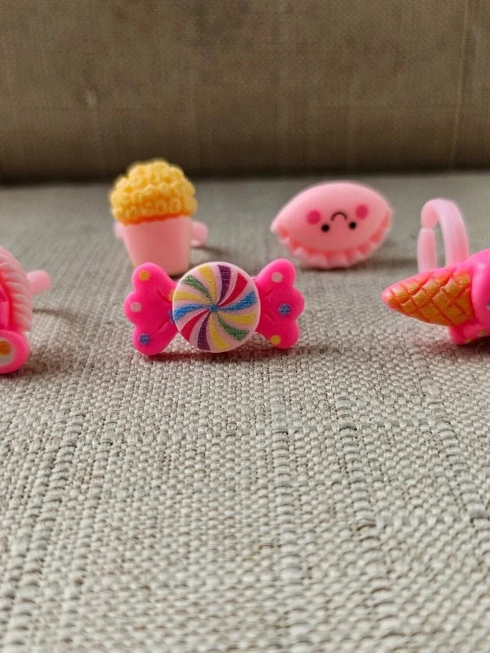 Kid Girl Rings Set of 5 Fashion Jewelry Plastic Rings Ice Cream Cone New